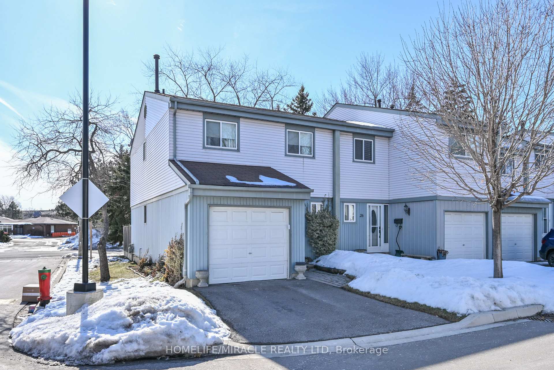 Photo 2 of Unit 27, 121 Falconer Drive, Mississauga, Streetsville — HOMEH