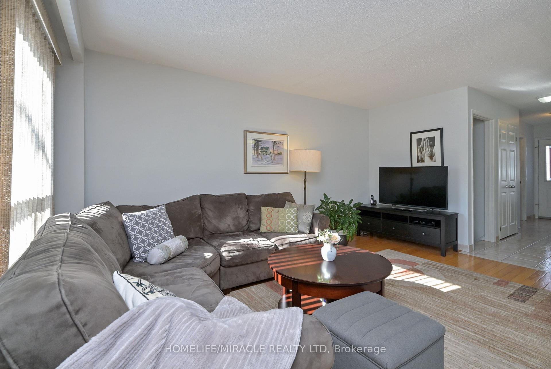 Photo 6 of Unit 27, 121 Falconer Drive, Mississauga, Streetsville — HOMEH