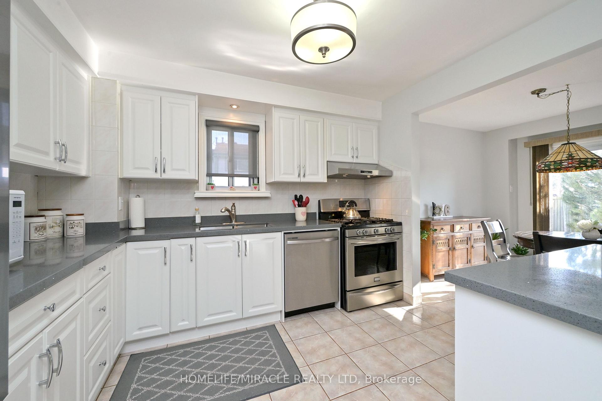 Photo 10 of Unit 27, 121 Falconer Drive, Mississauga, Streetsville — HOMEH