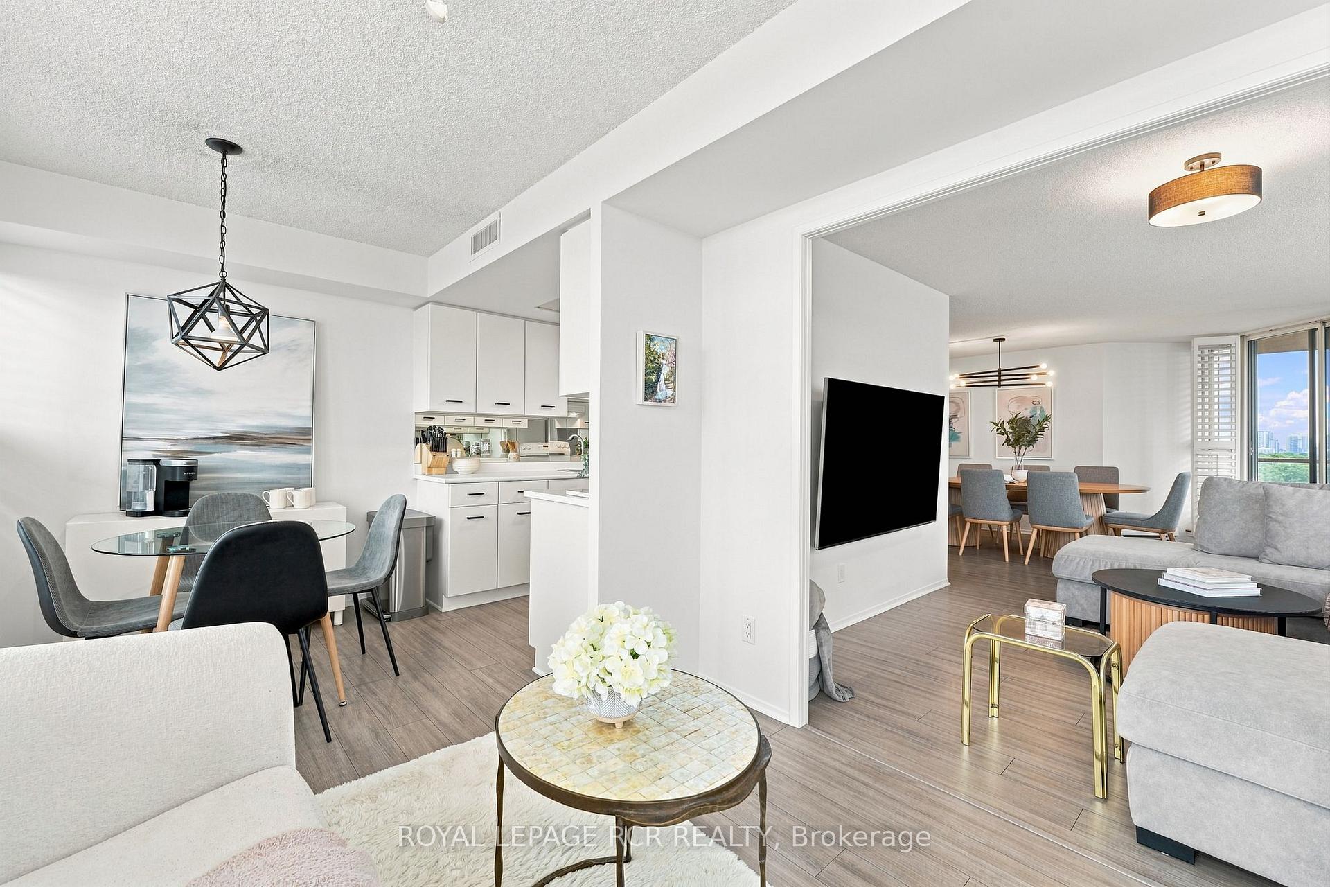 Photo 10 of Unit 1016, 268 Ridley Boulevard, Toronto, Bedford Park-Nortown — HOMEH