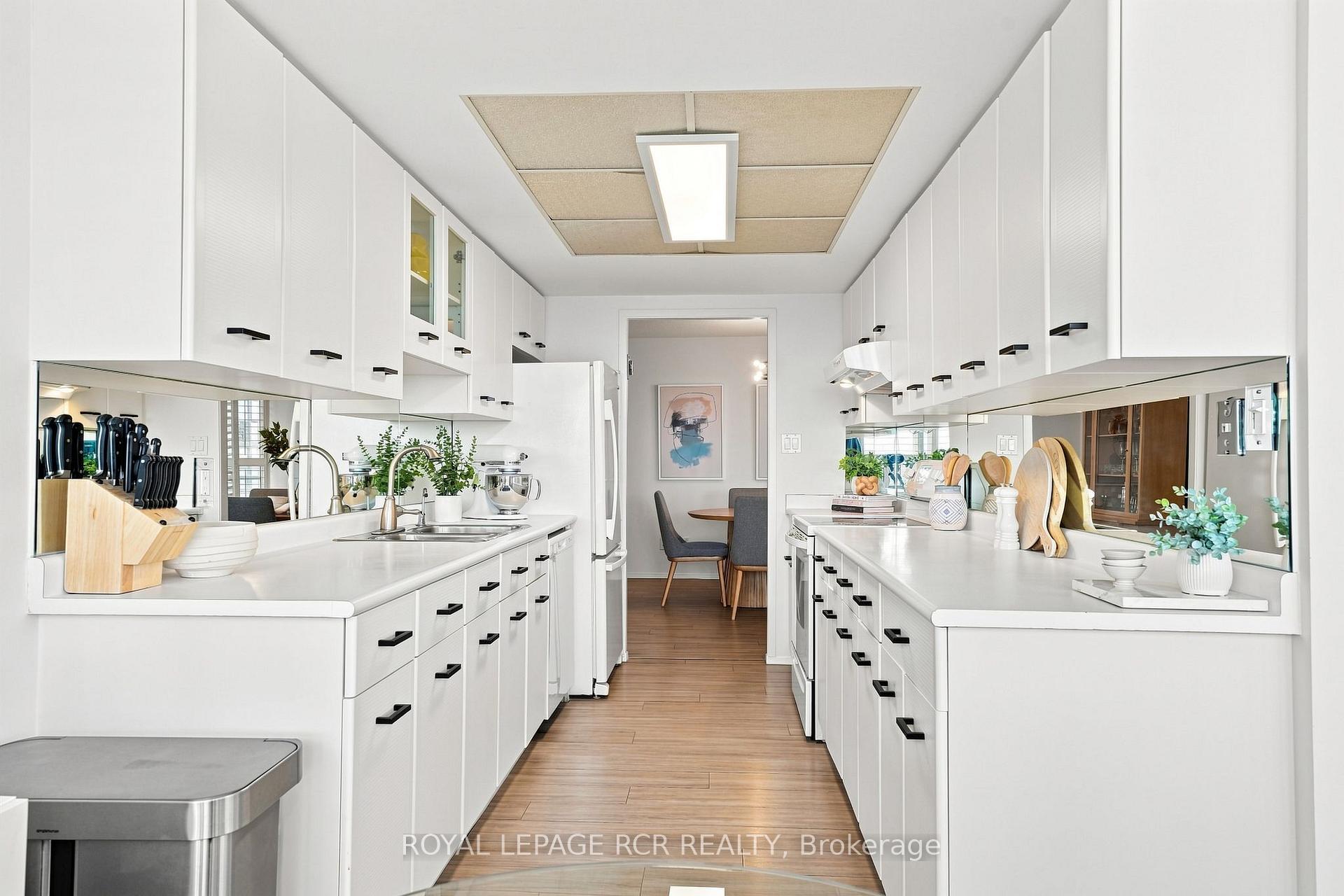Photo 14 of Unit 1016, 268 Ridley Boulevard, Toronto, Bedford Park-Nortown — HOMEH