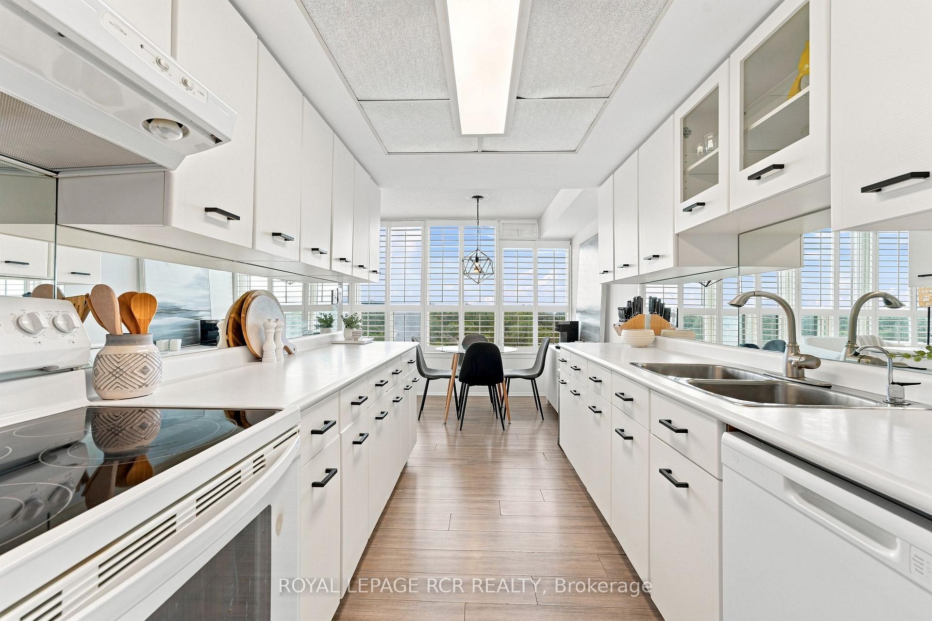 Photo 15 of Unit 1016, 268 Ridley Boulevard, Toronto, Bedford Park-Nortown — HOMEH