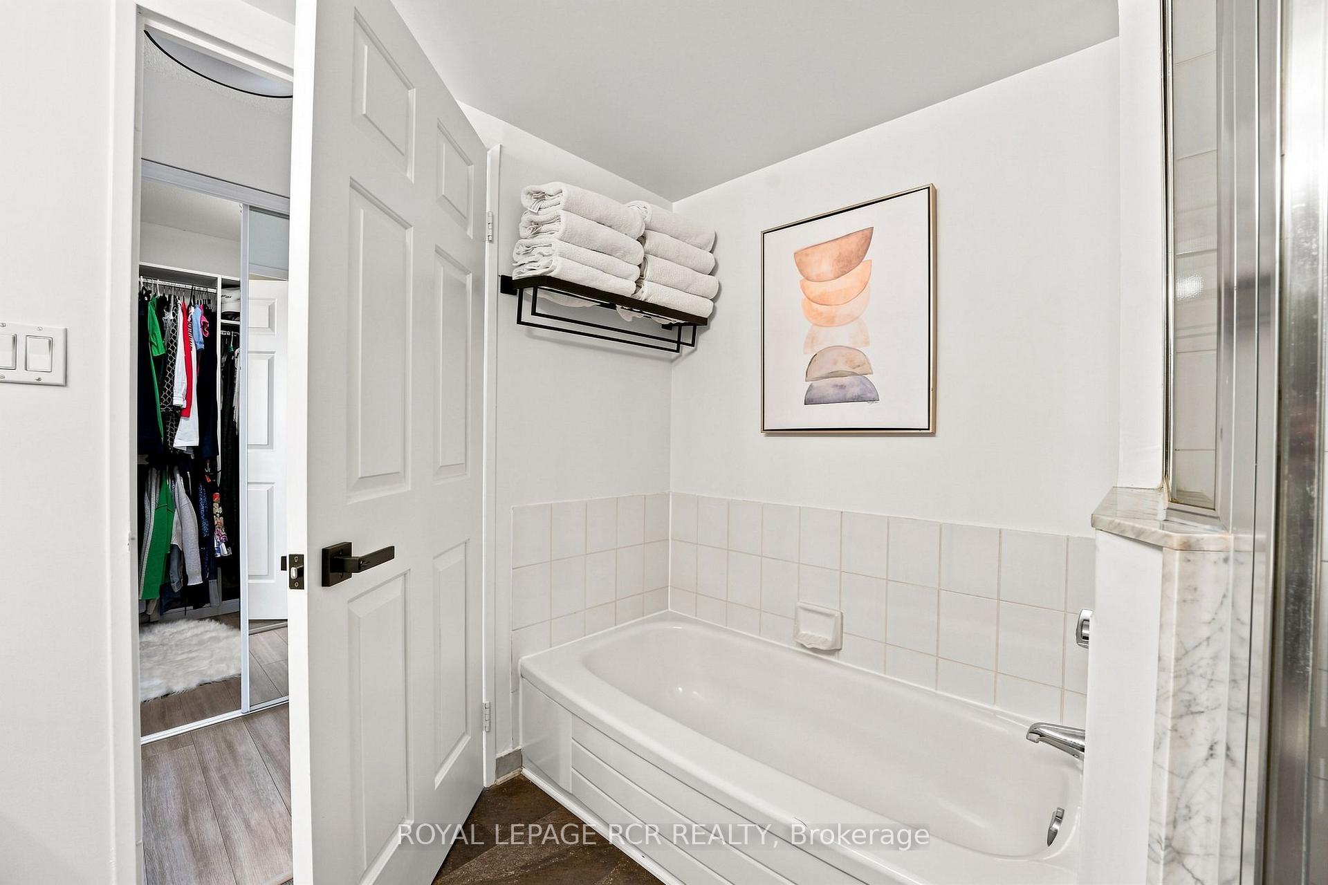 Photo 21 of Unit 1016, 268 Ridley Boulevard, Toronto, Bedford Park-Nortown — HOMEH