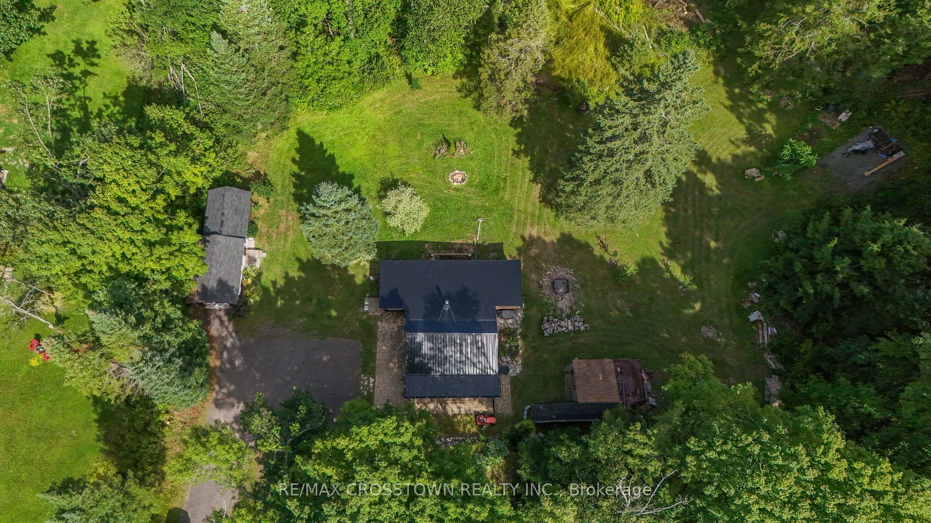 Photo 2 of 1161 Uffington Road, Bracebridge, Draper — HOMEH