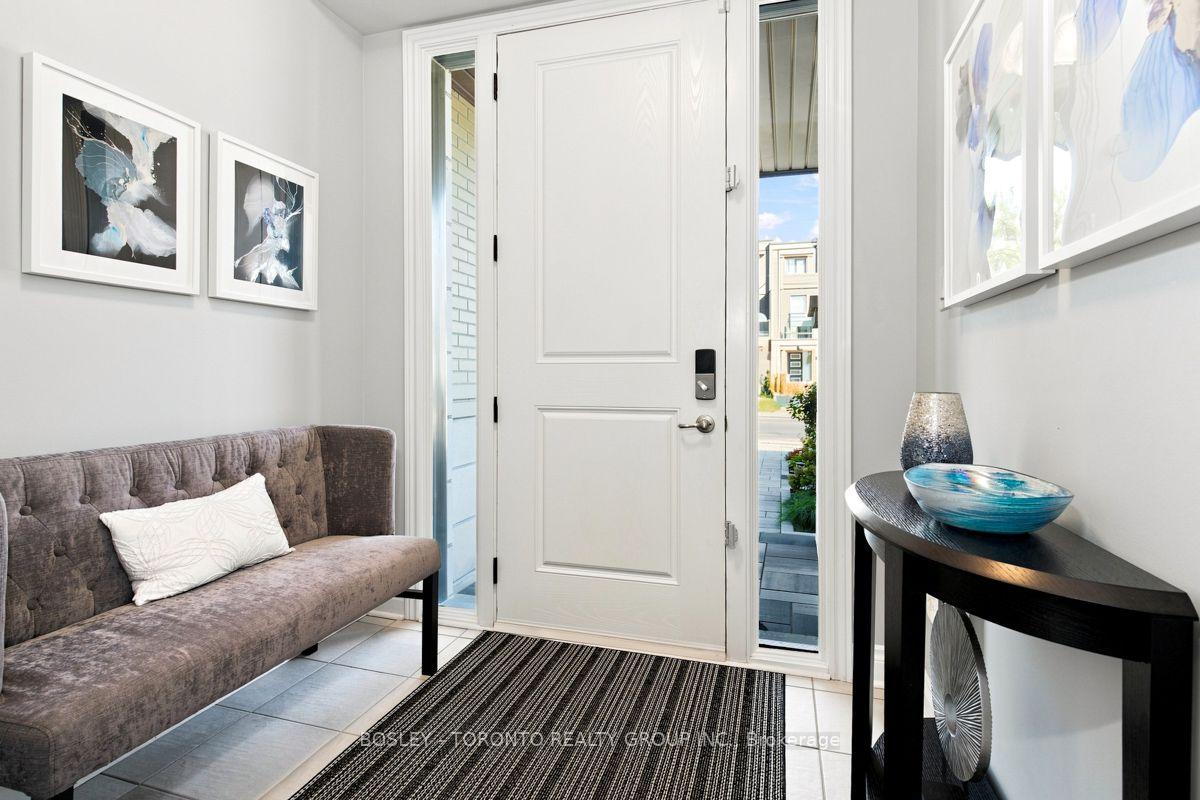 Photo 3 of 581 Marc Santi Boulevard, Vaughan, Patterson — HOMEH