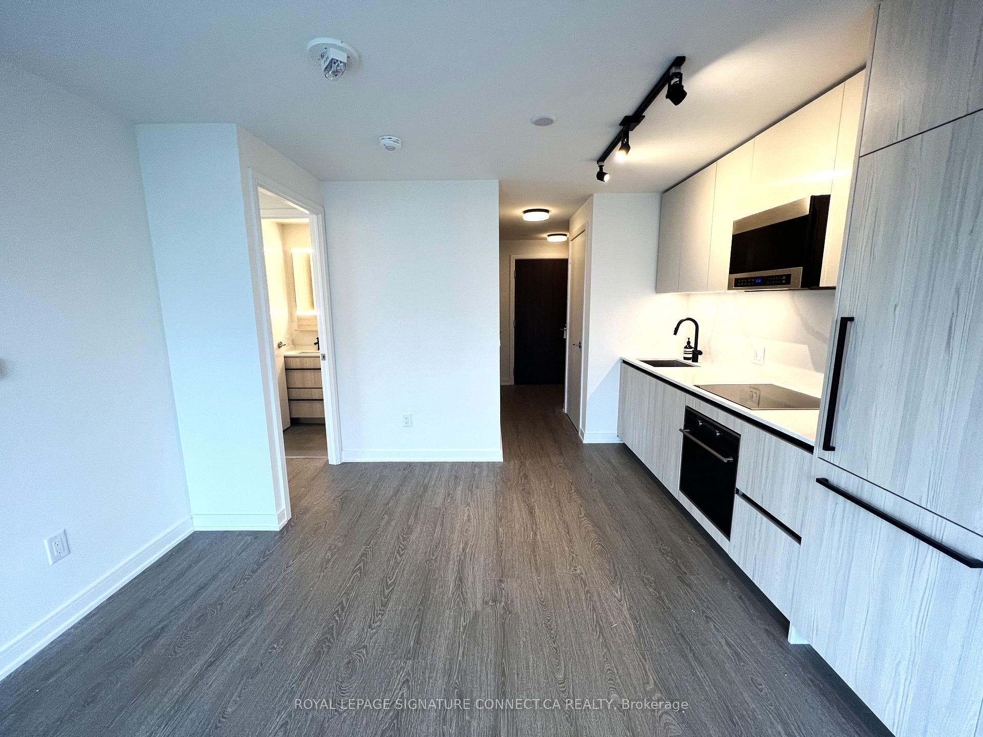 Photo 3 of Unit 805, 425 Front Street E, Toronto, Waterfront Communities — HOMEH