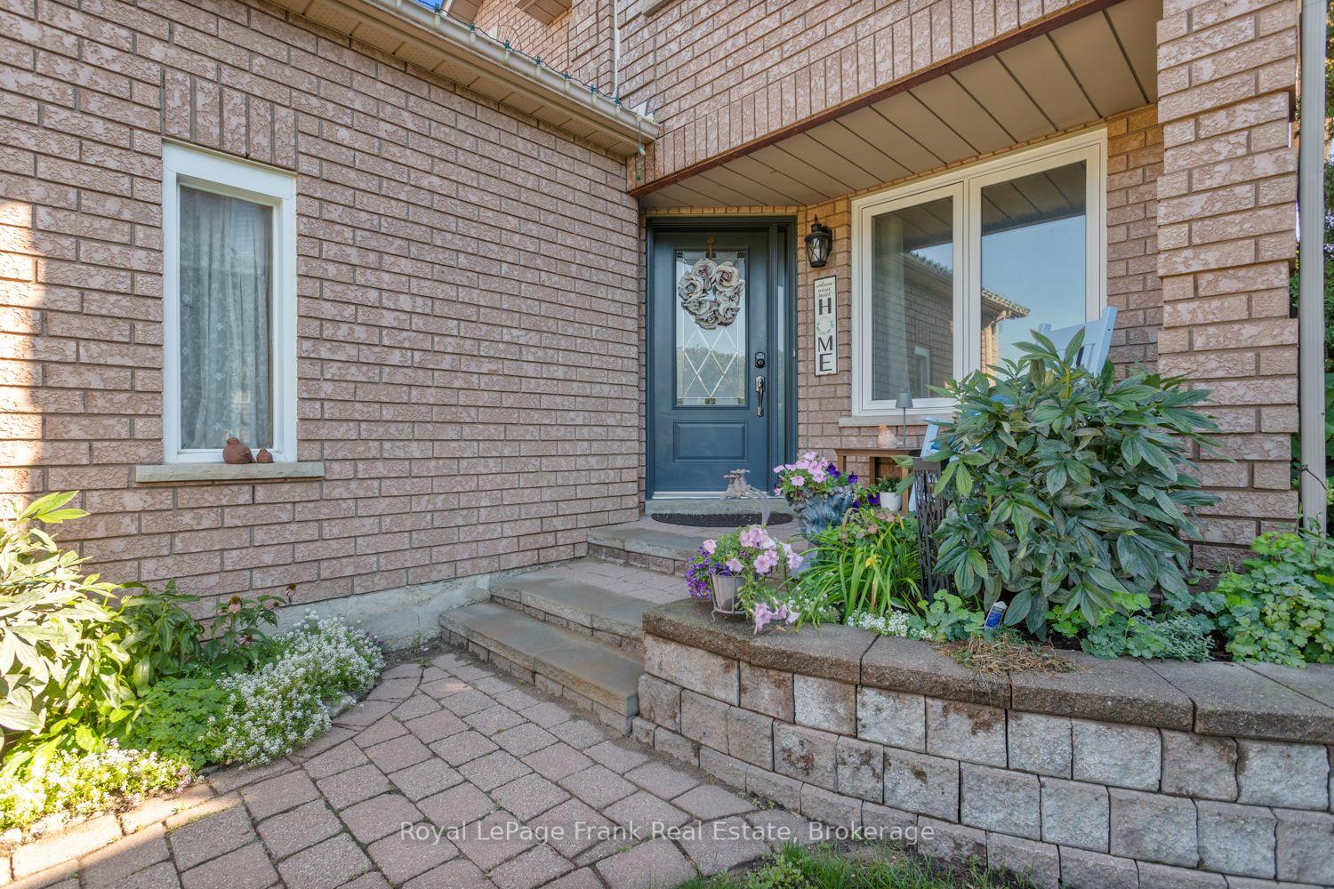 Photo 2 of 39 Mcivor Street, Whitby, Rolling Acres — HOMEH