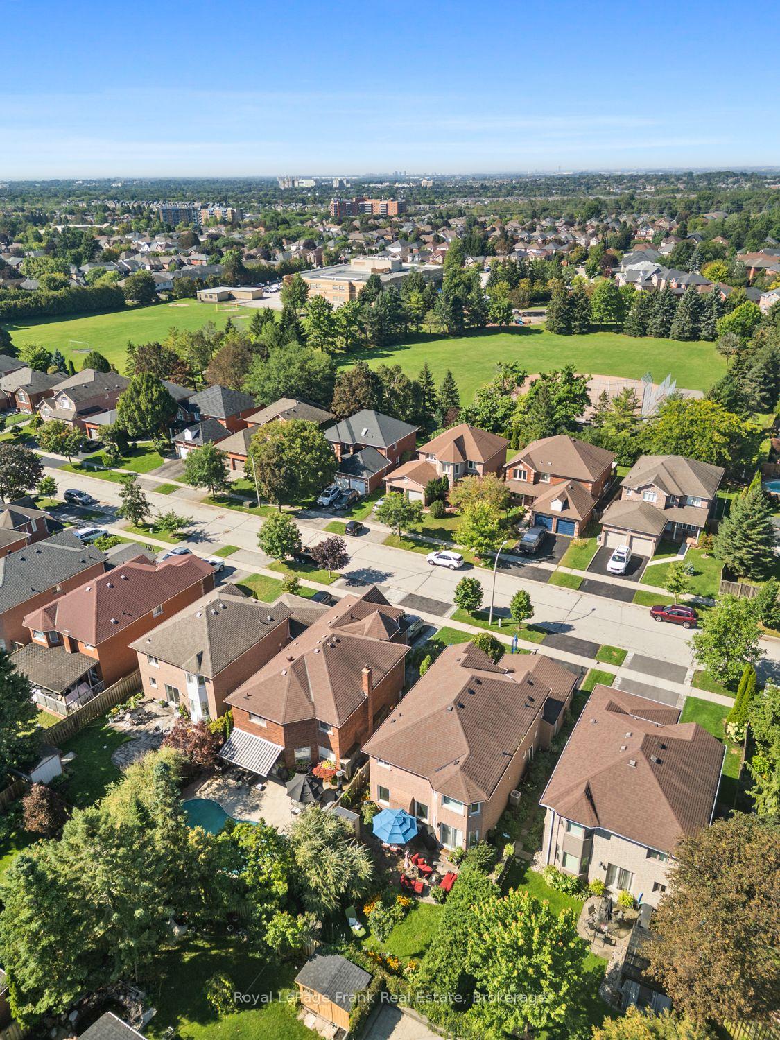 Photo 3 of 39 Mcivor Street, Whitby, Rolling Acres — HOMEH