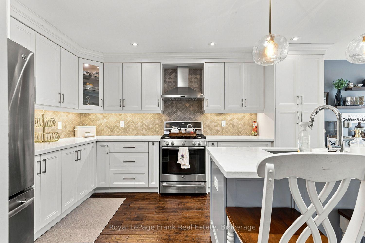 Photo 6 of 39 Mcivor Street, Whitby, Rolling Acres — HOMEH