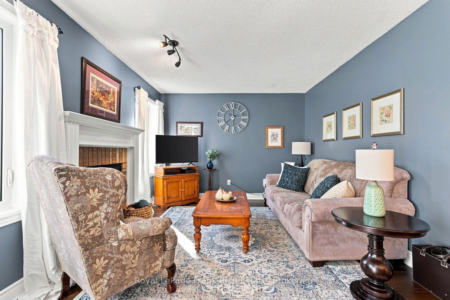 Photo 11 of 39 Mcivor Street, Whitby, Rolling Acres — HOMEH