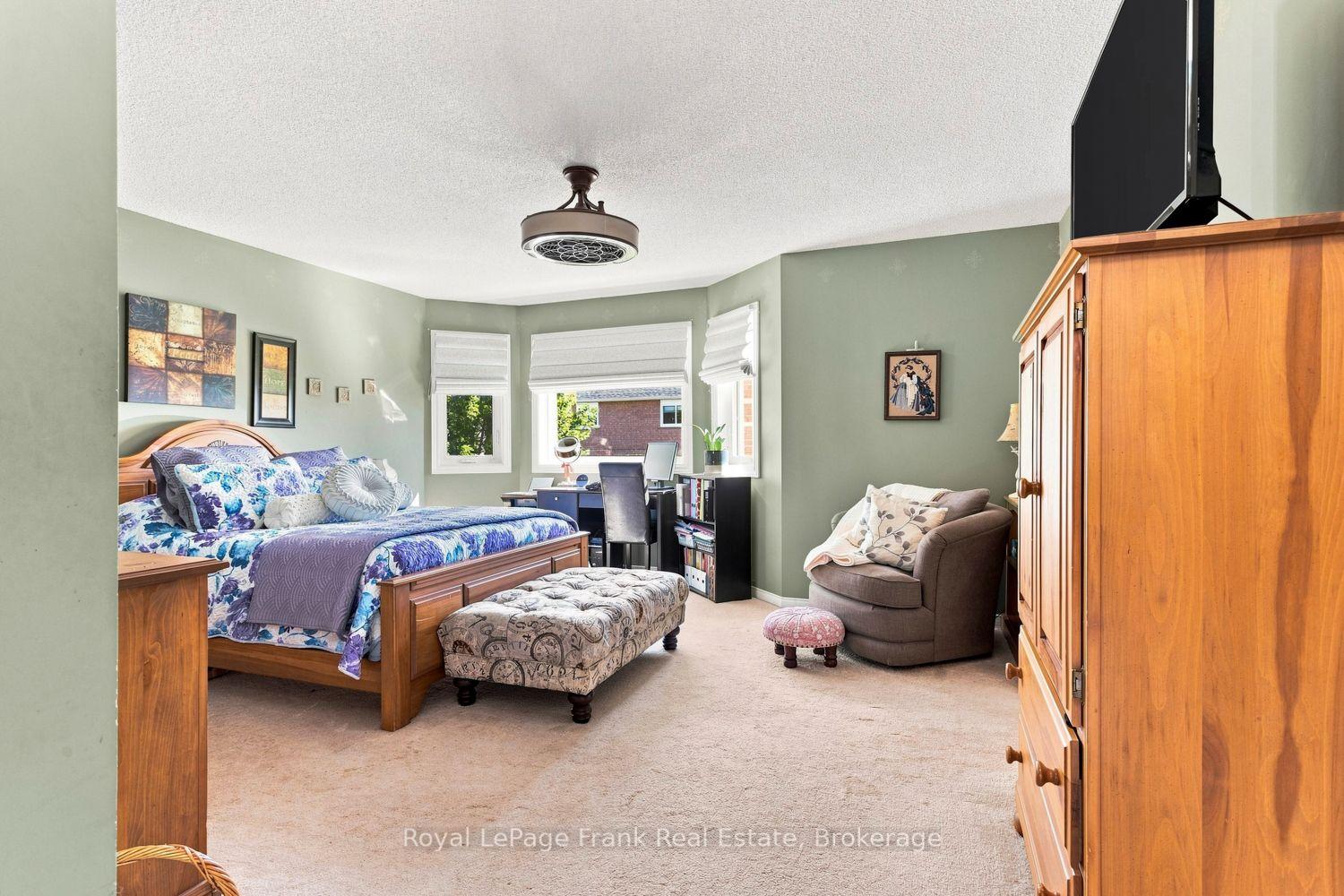 Photo 22 of 39 Mcivor Street, Whitby, Rolling Acres — HOMEH