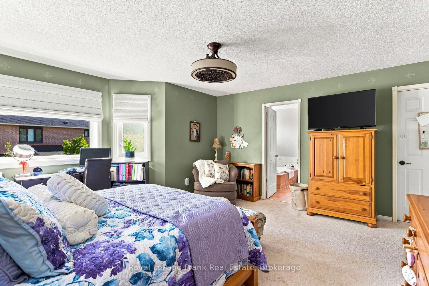 Photo 23 of 39 Mcivor Street, Whitby, Rolling Acres — HOMEH