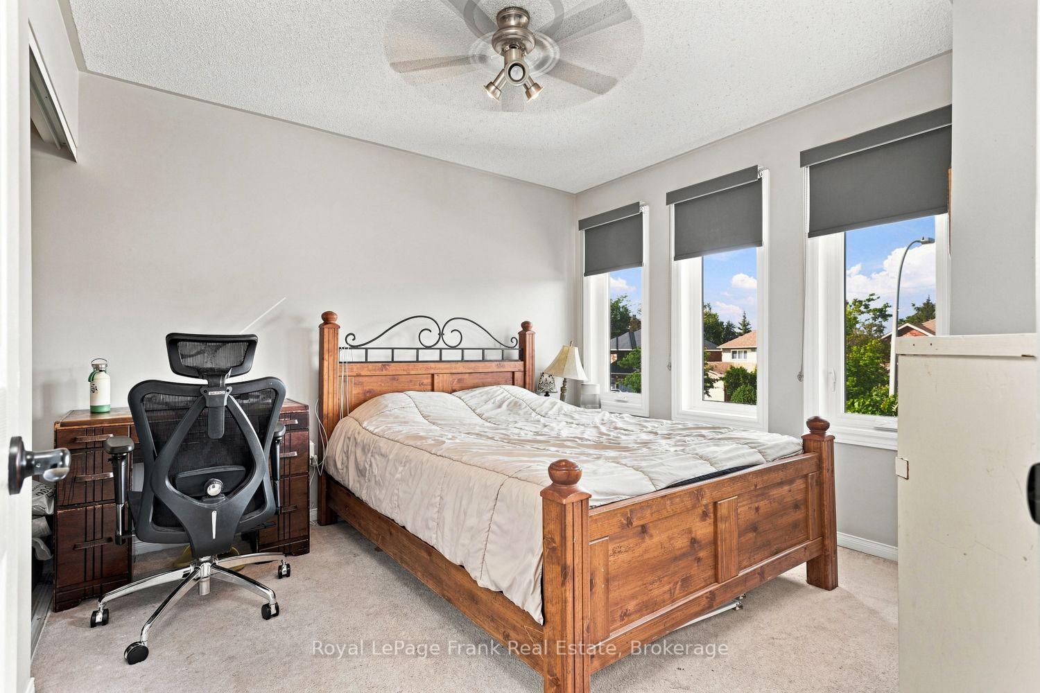 Photo 26 of 39 Mcivor Street, Whitby, Rolling Acres — HOMEH