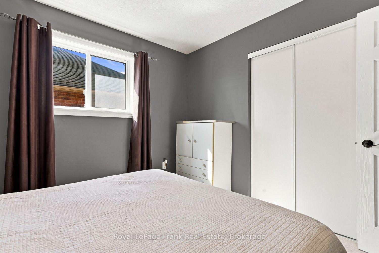 Photo 29 of 39 Mcivor Street, Whitby, Rolling Acres — HOMEH