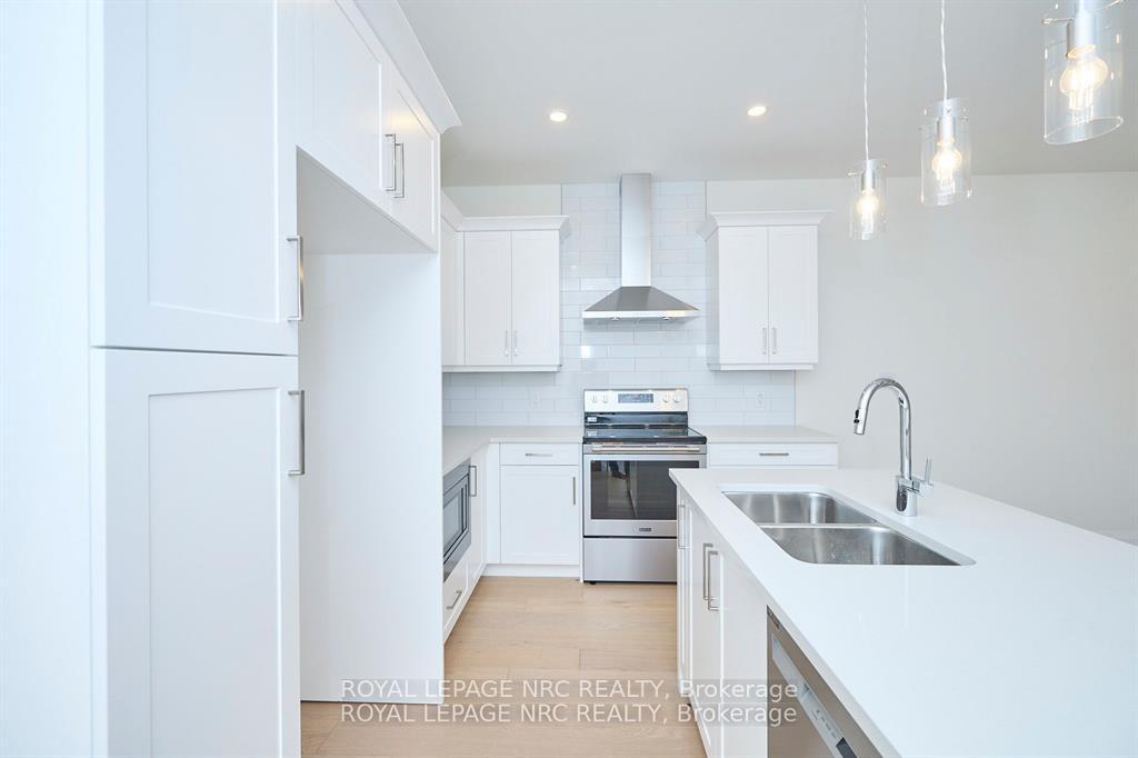 Photo 6 of Unit 32, 9150 Willoughby Drive, Niagara Falls, Chippawa — HOMEH