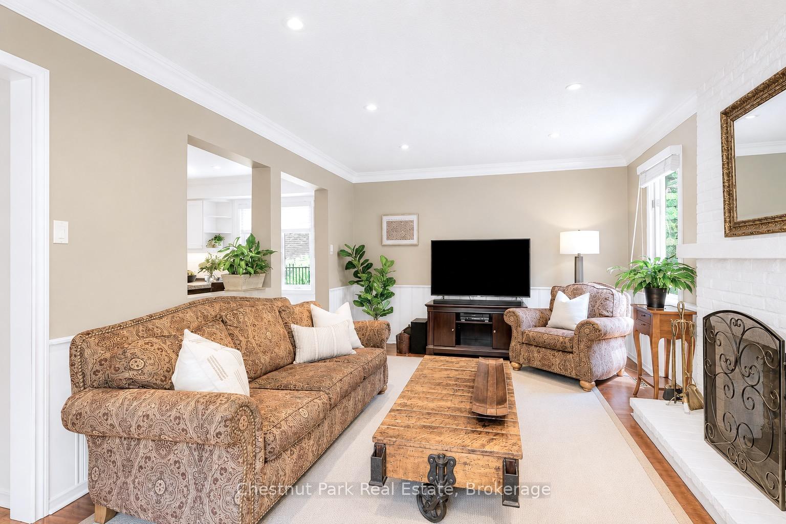 Photo 13 of 2052 Chippewa Trail, Mississauga, Sheridan — HOMEH
