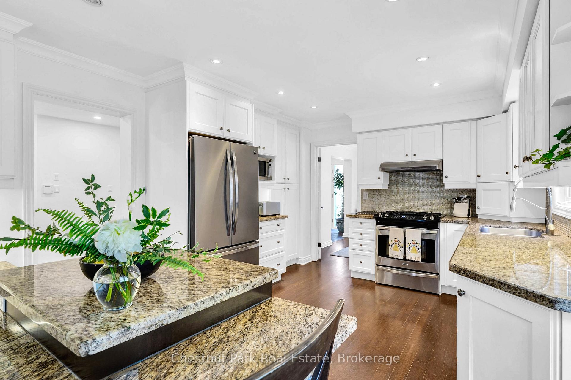 Photo 7 of 2052 Chippewa Trail, Mississauga, Sheridan — HOMEH