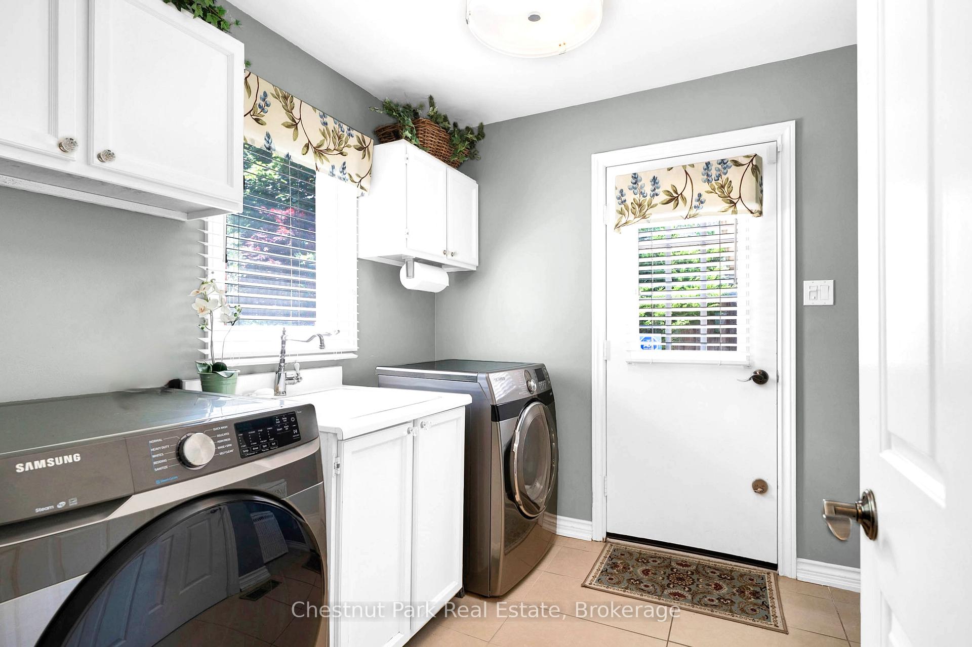 Photo 17 of 2052 Chippewa Trail, Mississauga, Sheridan — HOMEH