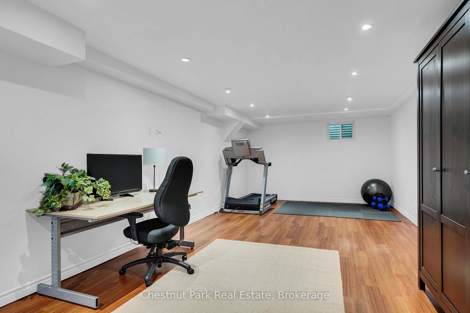 Photo 24 of 2052 Chippewa Trail, Mississauga, Sheridan — HOMEH