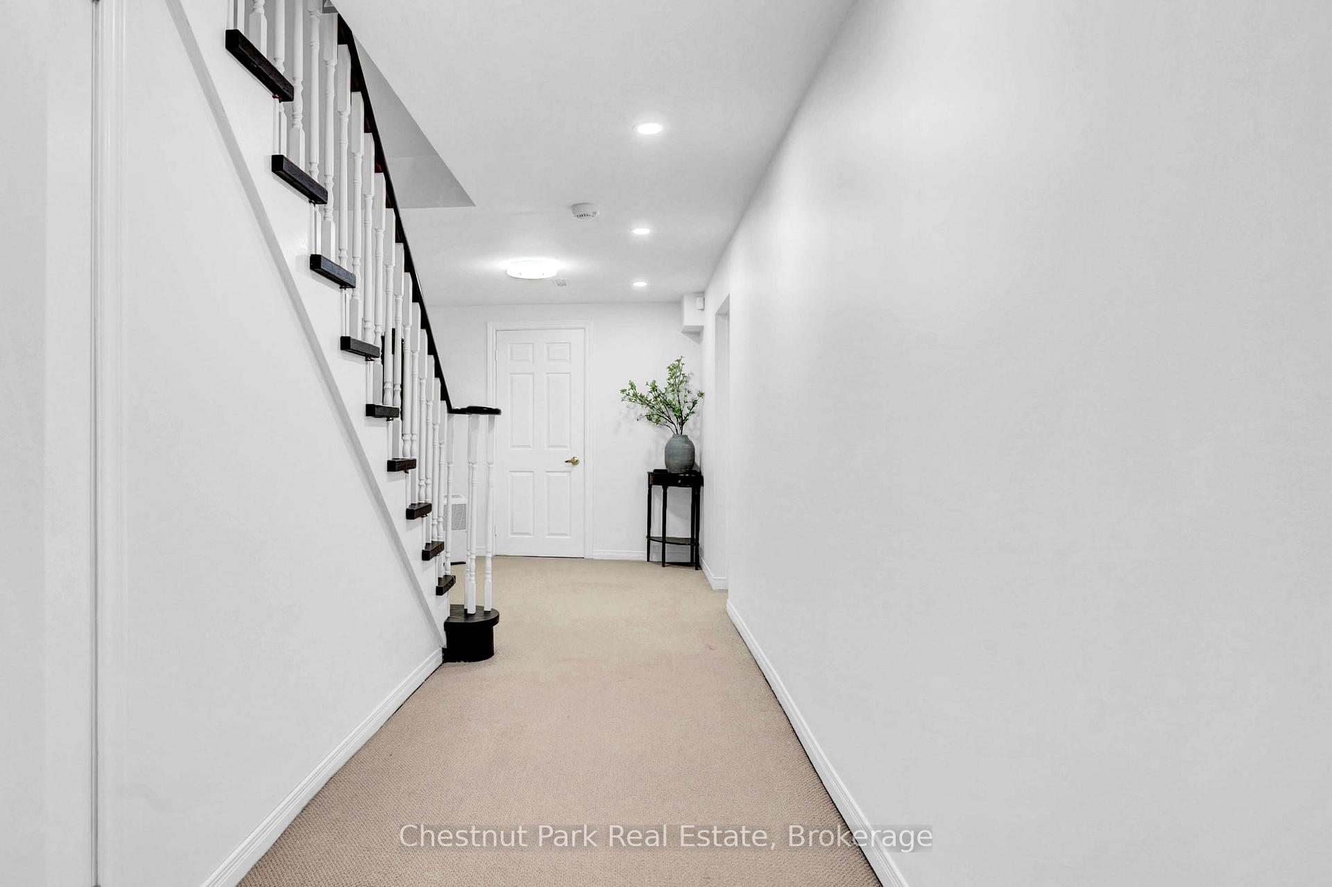 Photo 29 of 2052 Chippewa Trail, Mississauga, Sheridan — HOMEH