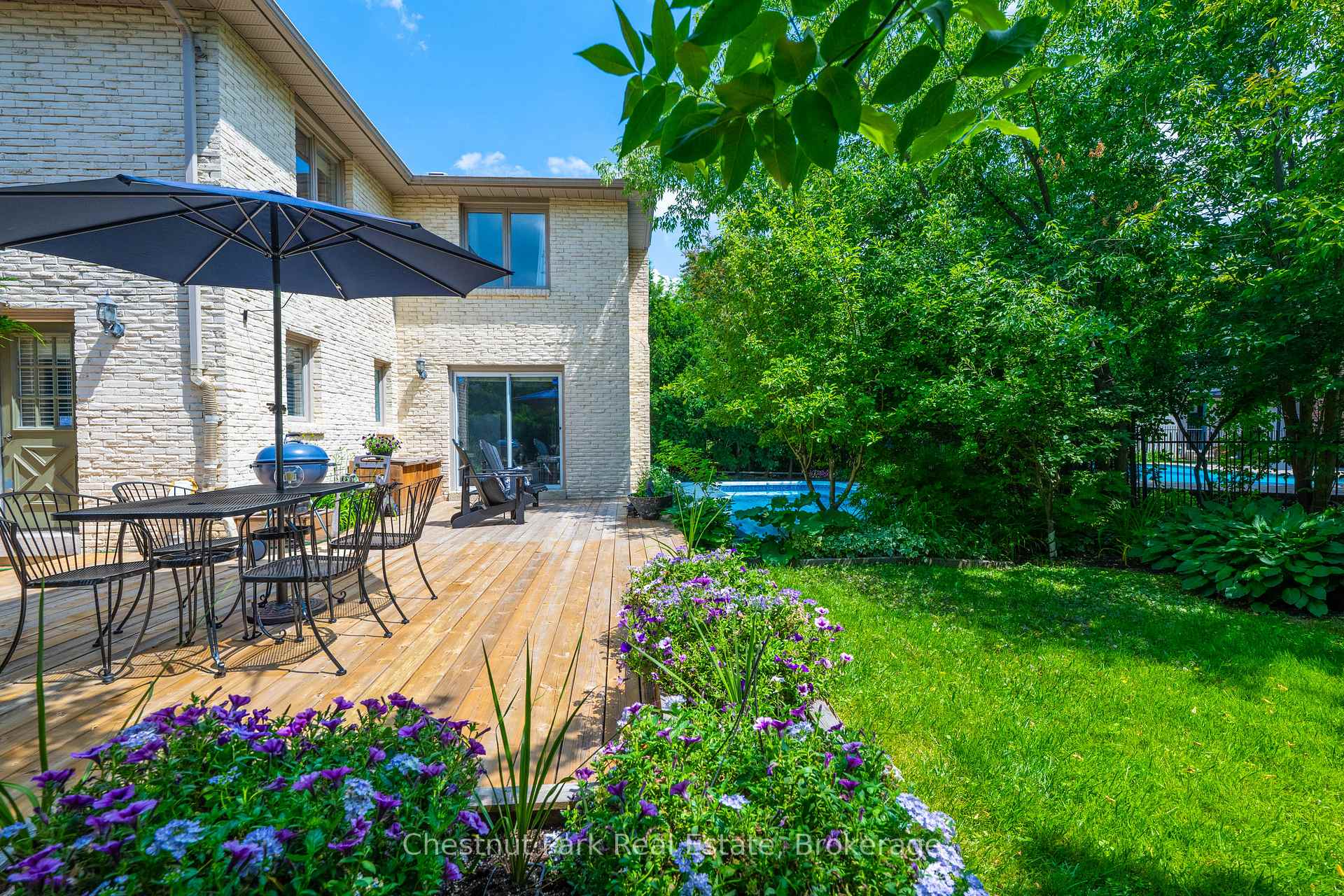 Photo 31 of 2052 Chippewa Trail, Mississauga, Sheridan — HOMEH