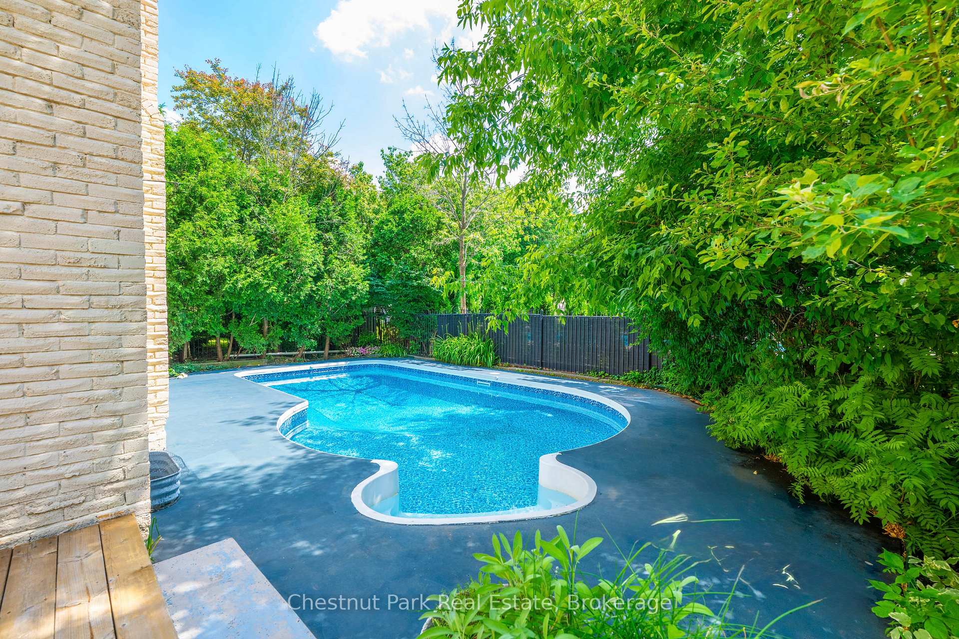 Photo 33 of 2052 Chippewa Trail, Mississauga, Sheridan — HOMEH