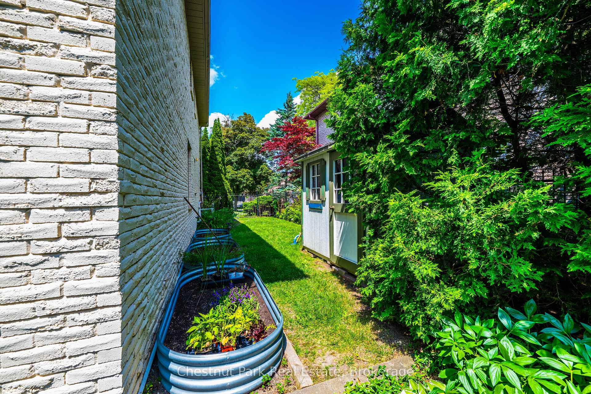 Photo 34 of 2052 Chippewa Trail, Mississauga, Sheridan — HOMEH