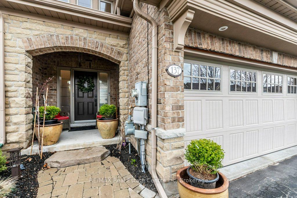 Photo 4 of 137 Millview Court, Guelph/Eramosa, Rockwood — HOMEH