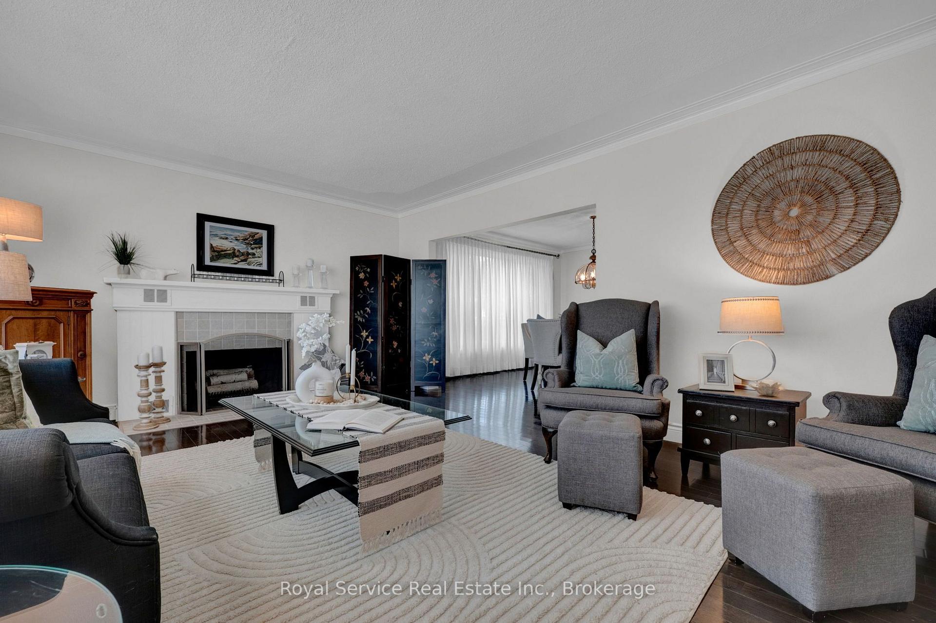 Photo 6 of 801 King Street, Whitby, Downtown Whitby — HOMEH