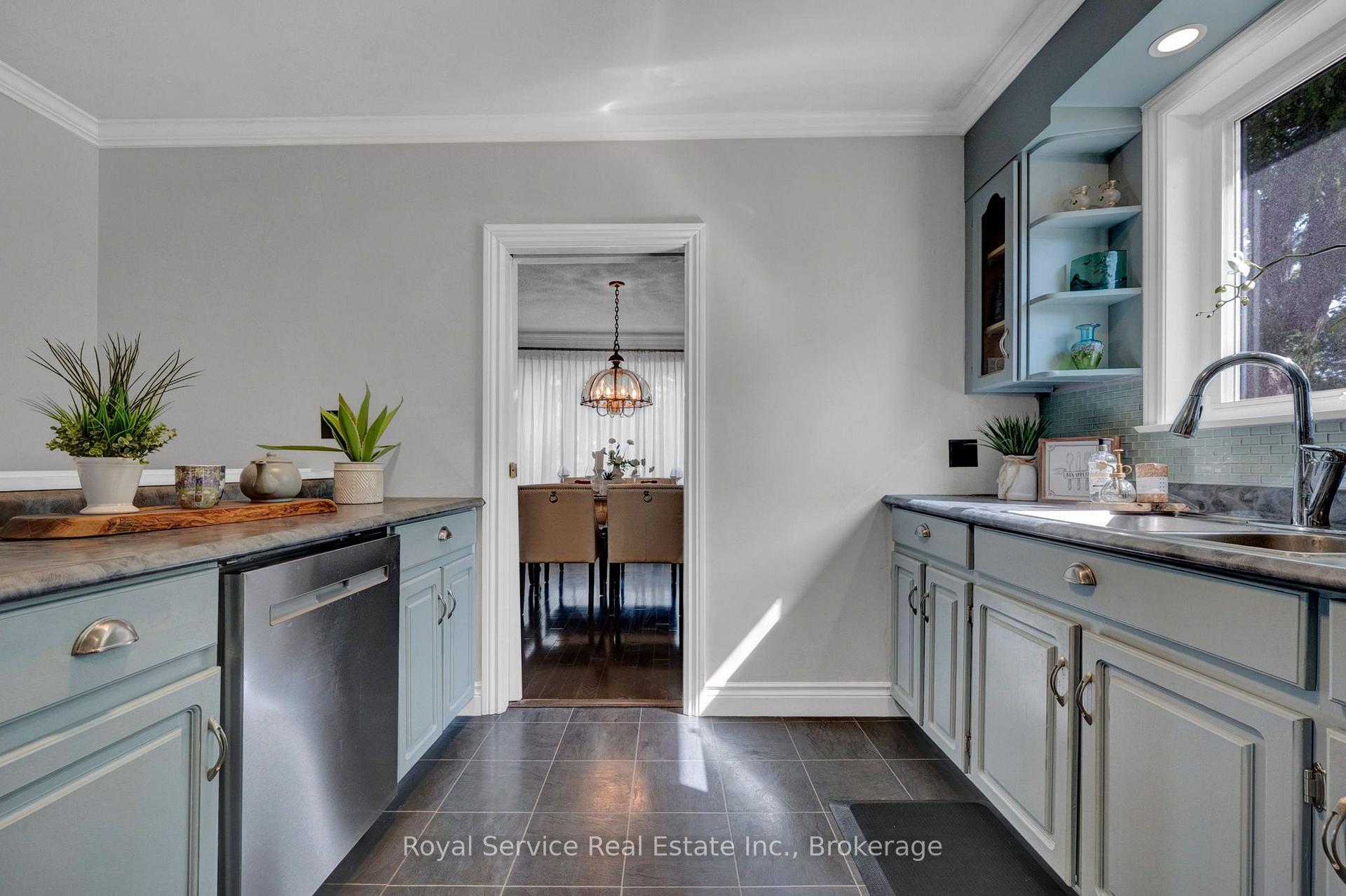 Photo 18 of 801 King Street, Whitby, Downtown Whitby — HOMEH