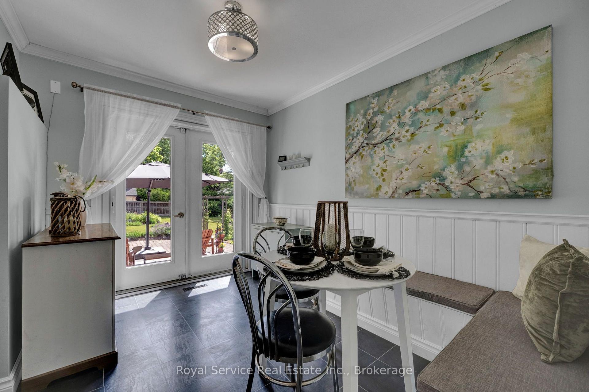 Photo 21 of 801 King Street, Whitby, Downtown Whitby — HOMEH