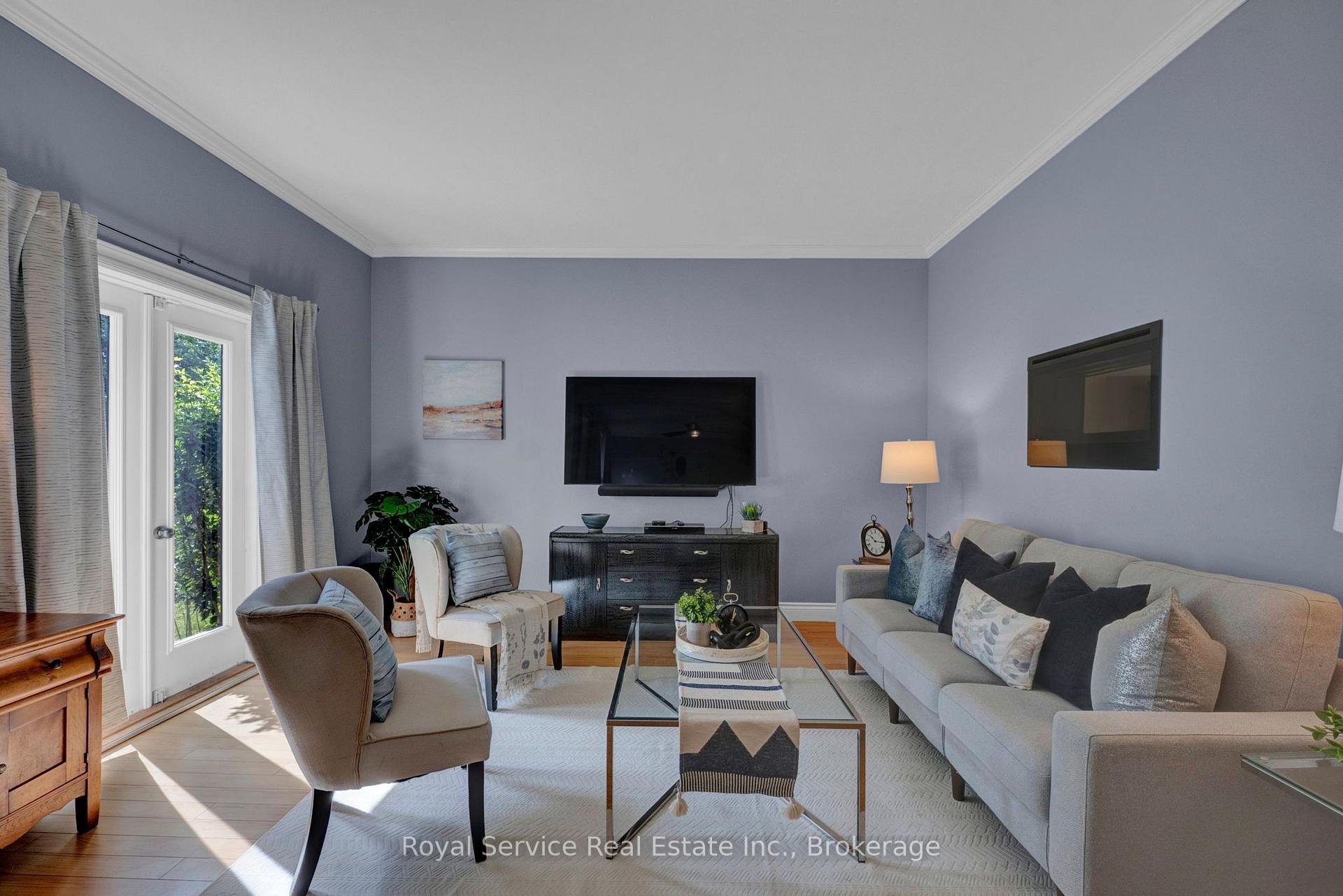 Photo 26 of 801 King Street, Whitby, Downtown Whitby — HOMEH