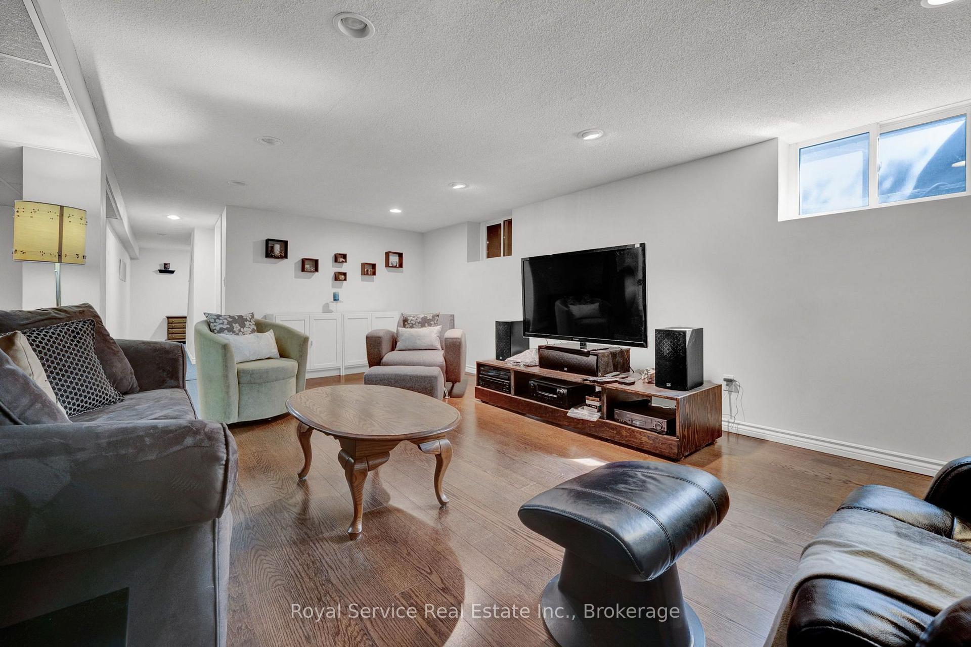 Photo 35 of 801 King Street, Whitby, Downtown Whitby — HOMEH