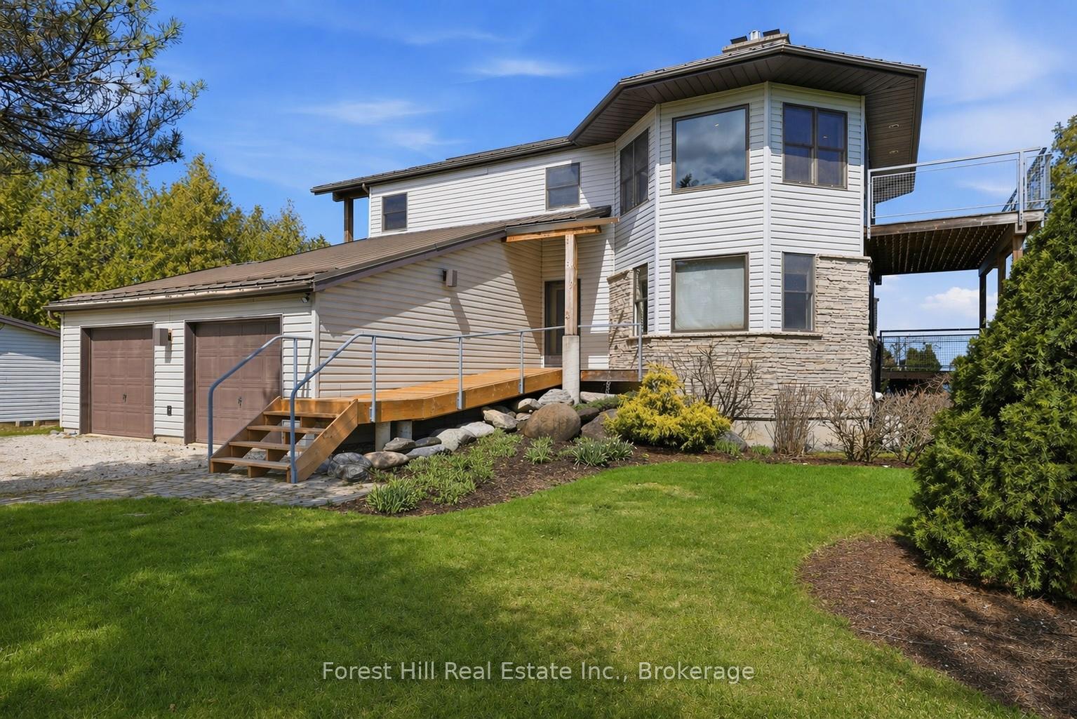Photo 3 of 295 Lakeshore Road N, Meaford — HOMEH
