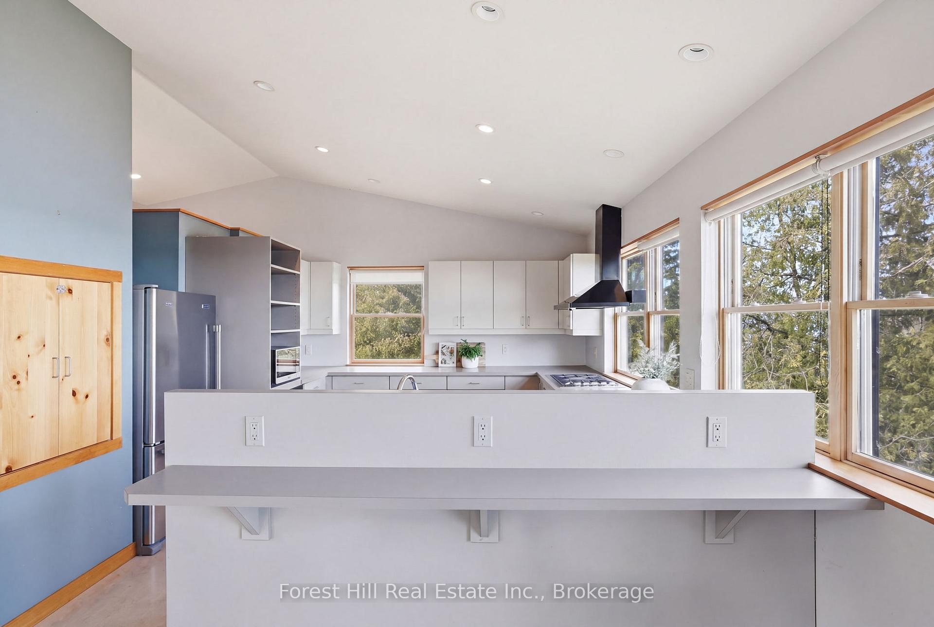 Photo 16 of 295 Lakeshore Road N, Meaford — HOMEH