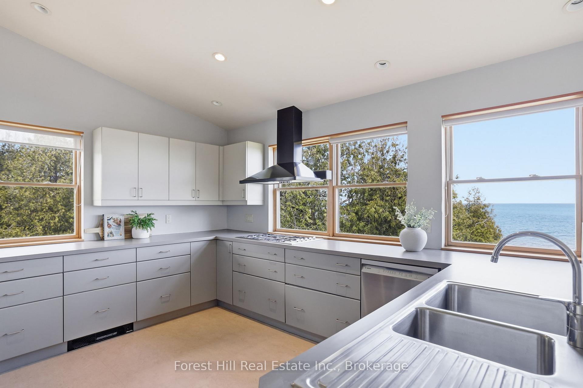 Photo 19 of 295 Lakeshore Road N, Meaford — HOMEH