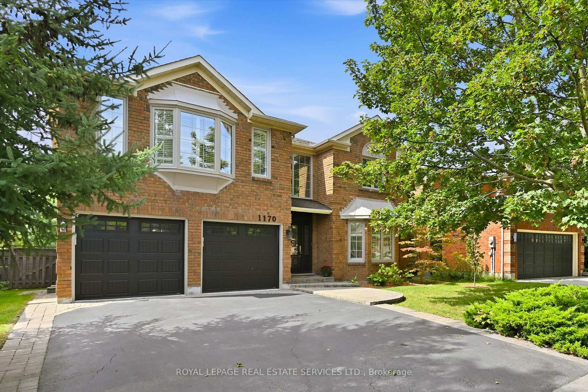 Photo of 1170 Giles Gate