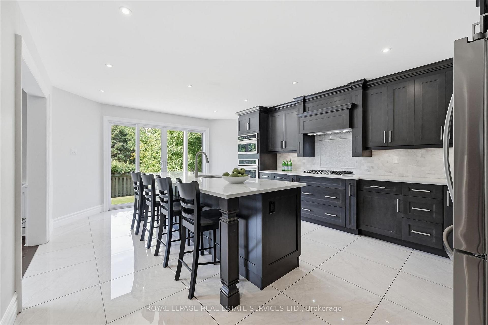 Photo 11 of 1170 Giles Gate, Oakville, Glen Abbey — HOMEH
