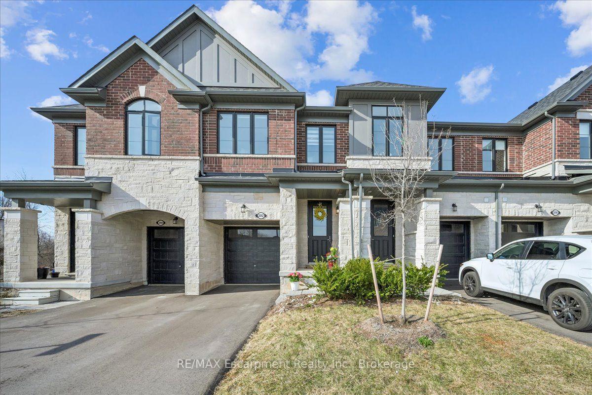Photo 1 of 2092 Ellerston Common, Burlington, Tyandaga — HOMEH