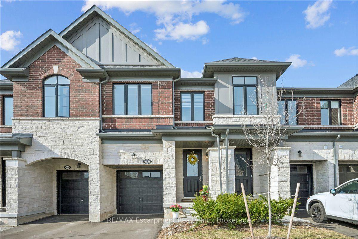 Photo 2 of 2092 Ellerston Common, Burlington, Tyandaga — HOMEH