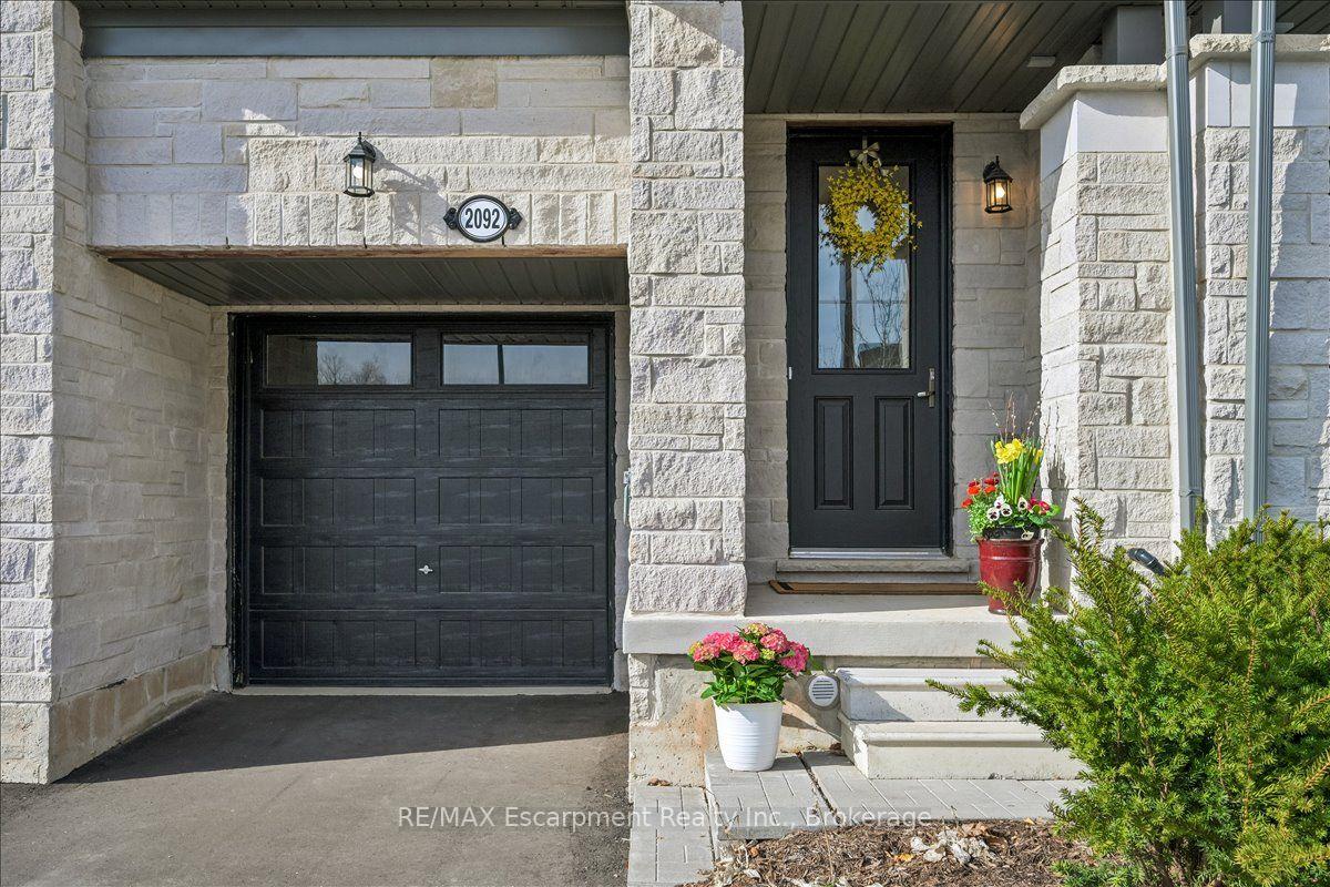 Photo 3 of 2092 Ellerston Common, Burlington, Tyandaga — HOMEH