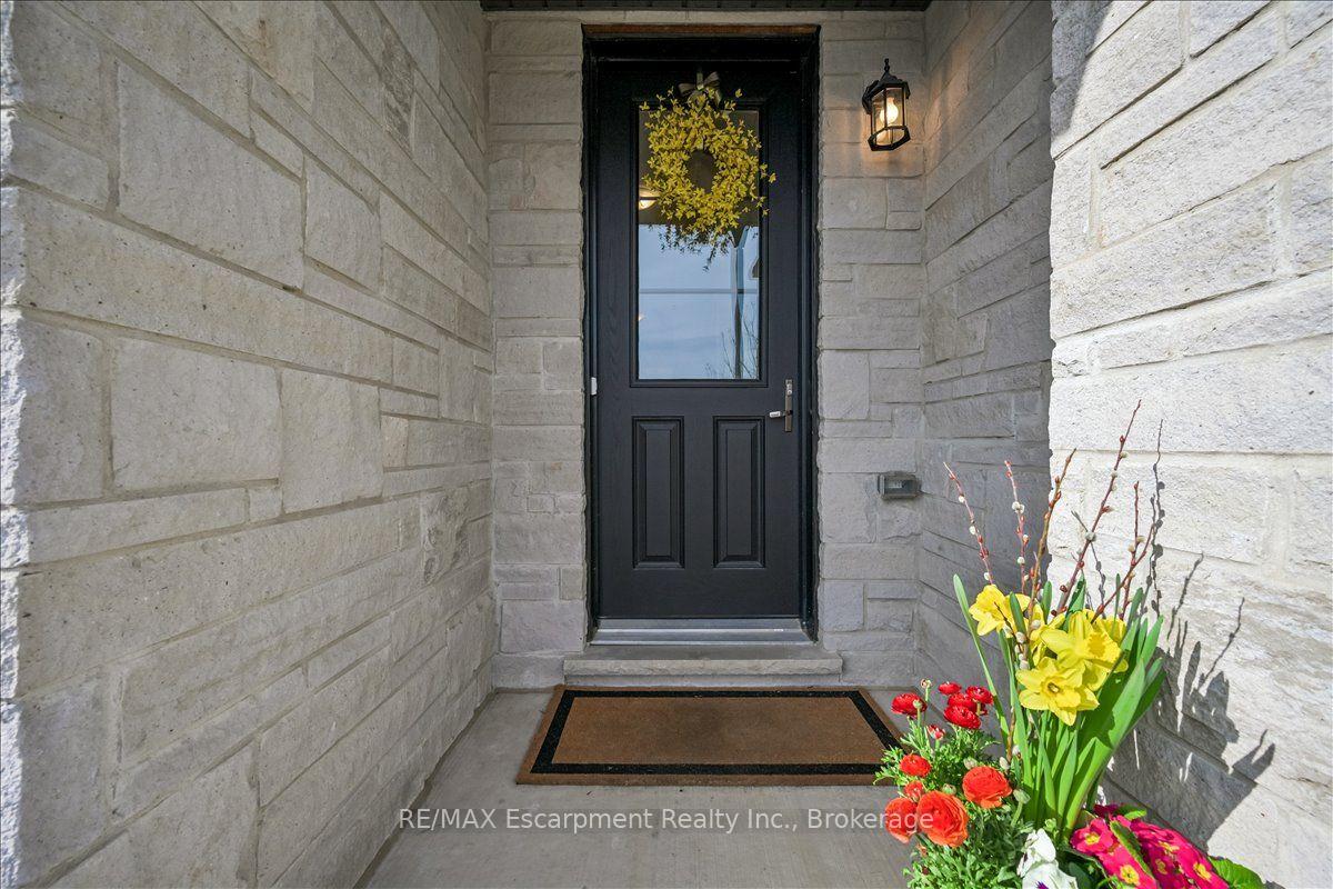 Photo 4 of 2092 Ellerston Common, Burlington, Tyandaga — HOMEH