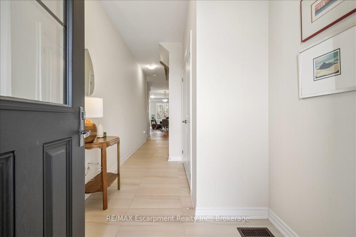 Photo 5 of 2092 Ellerston Common, Burlington, Tyandaga — HOMEH