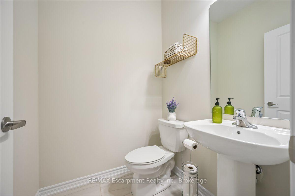 Photo 7 of 2092 Ellerston Common, Burlington, Tyandaga — HOMEH