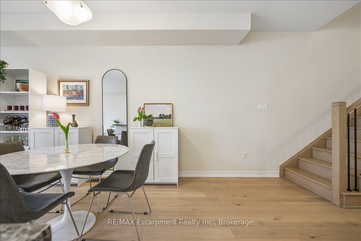 Photo 9 of 2092 Ellerston Common, Burlington, Tyandaga — HOMEH