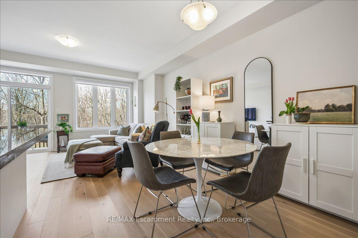 Photo 10 of 2092 Ellerston Common, Burlington, Tyandaga — HOMEH