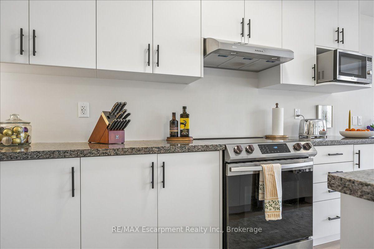 Photo 15 of 2092 Ellerston Common, Burlington, Tyandaga — HOMEH
