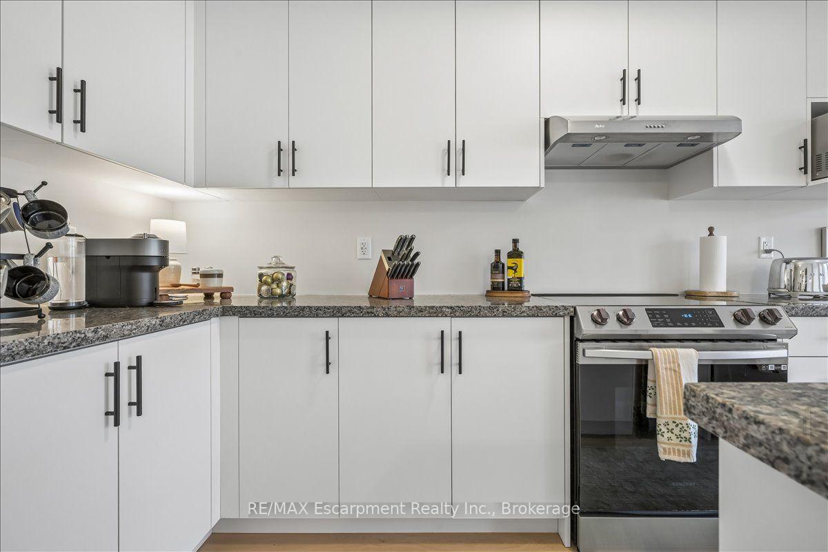 Photo 16 of 2092 Ellerston Common, Burlington, Tyandaga — HOMEH