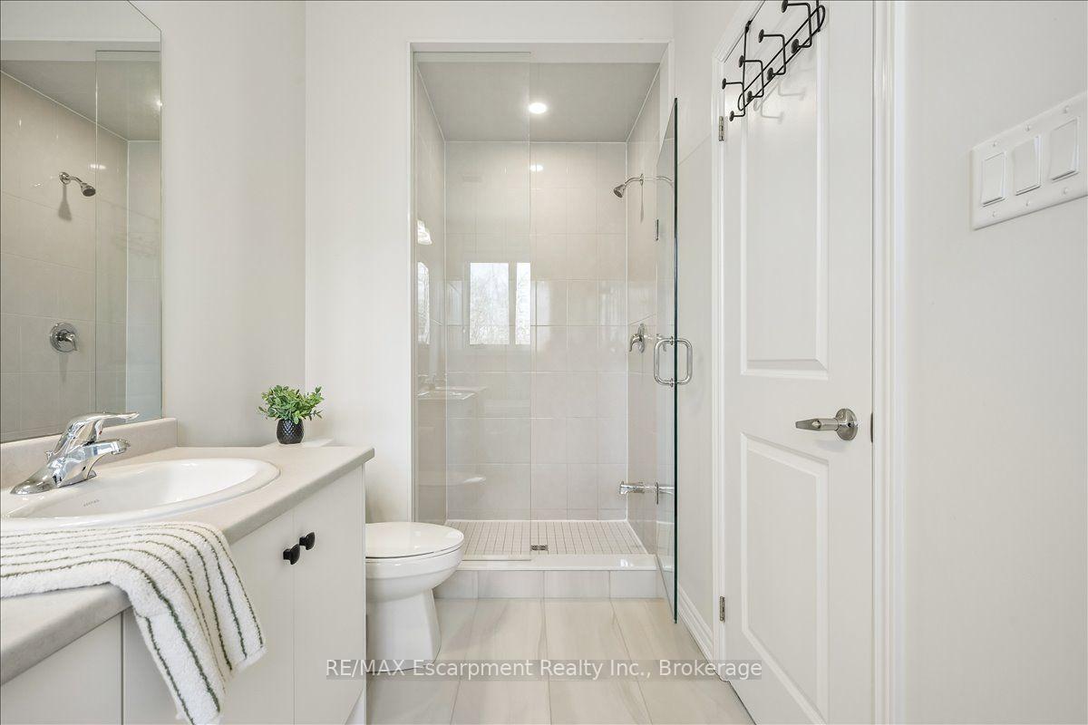 Photo 32 of 2092 Ellerston Common, Burlington, Tyandaga — HOMEH
