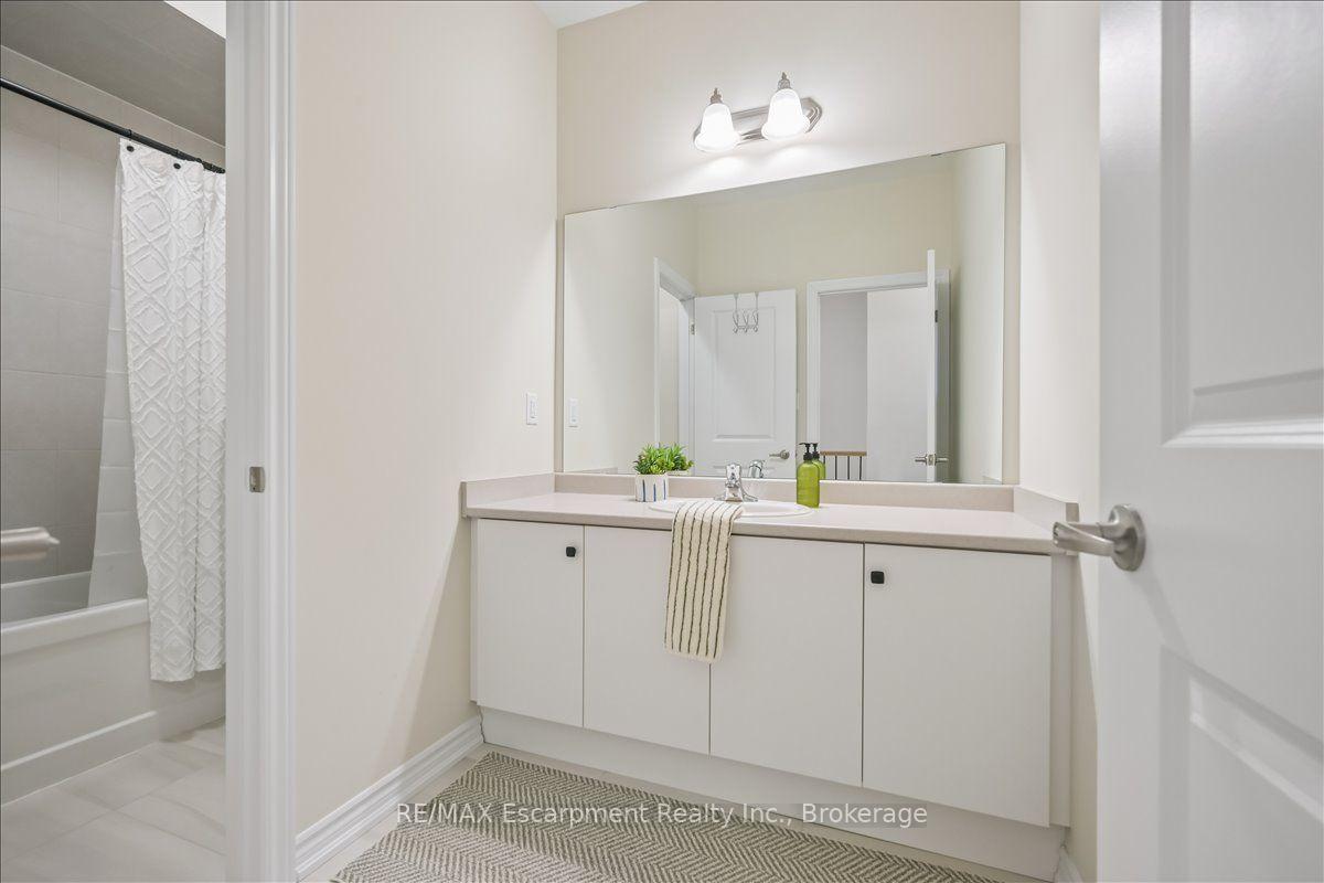 Photo 33 of 2092 Ellerston Common, Burlington, Tyandaga — HOMEH